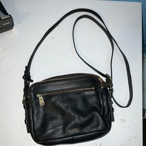 Black Fossil Crossbody🖤